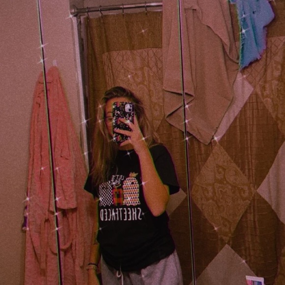 Meet your Posher, Leah - Picture 1 of 1